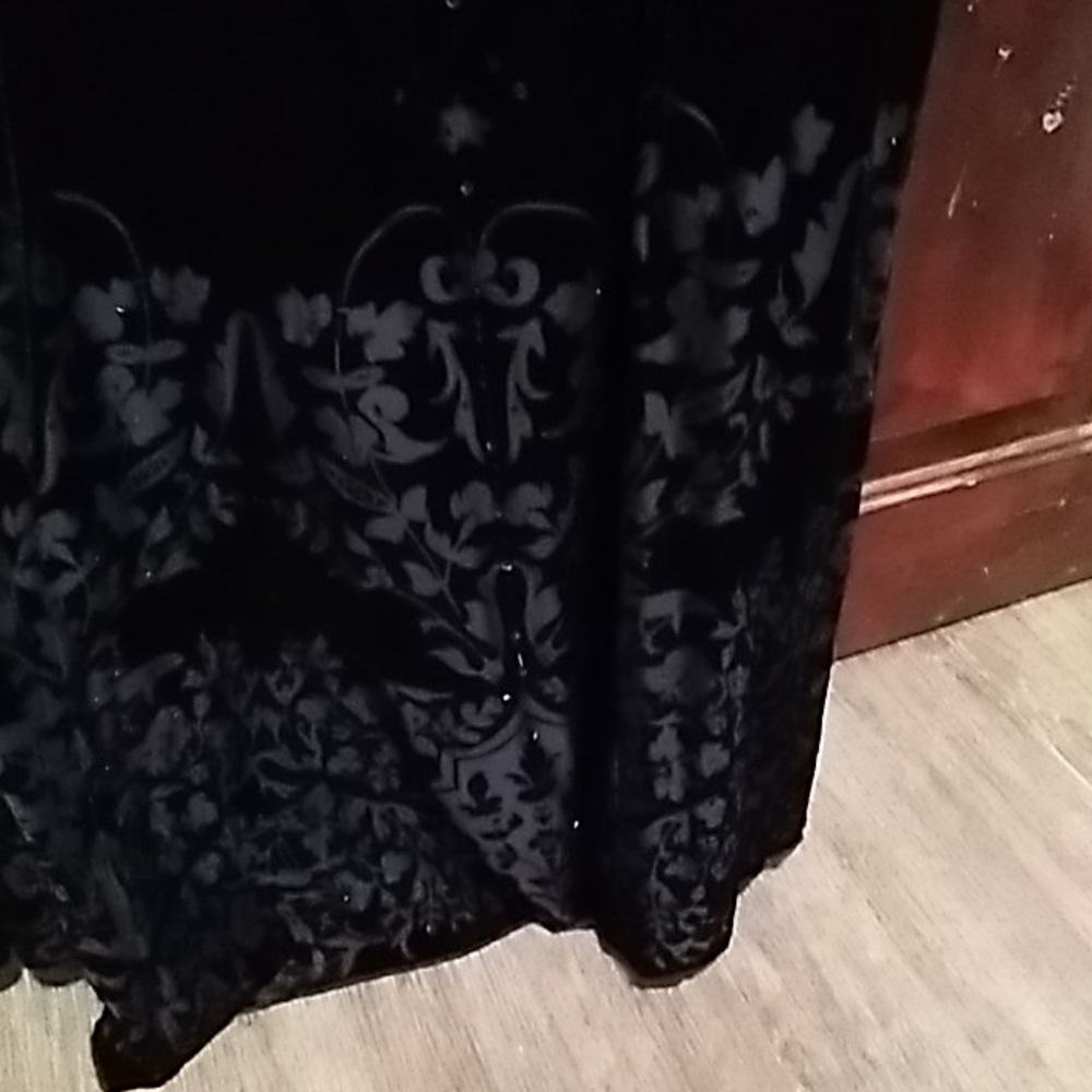 Skirt - Picture 2 of 3
